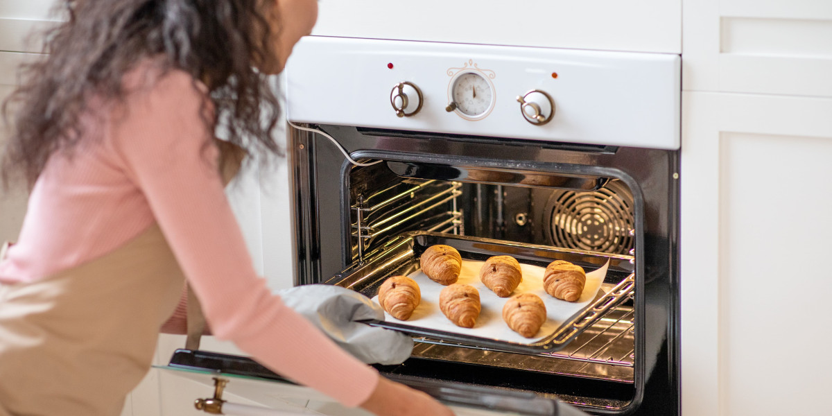 The Evolution and Versatility of Ovens: A Comprehensive Guide